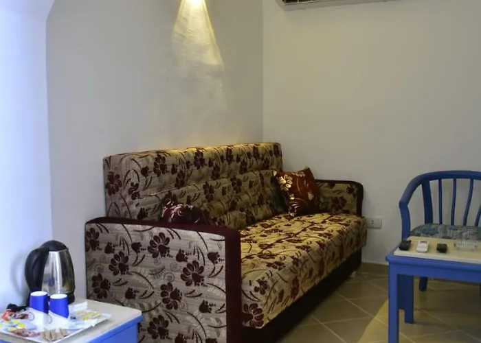 Kanabesh Village Resort 3*